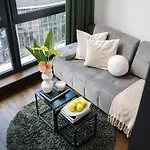 Stylish Loft, Steps To Downtown, Fast Wi-Fi *
