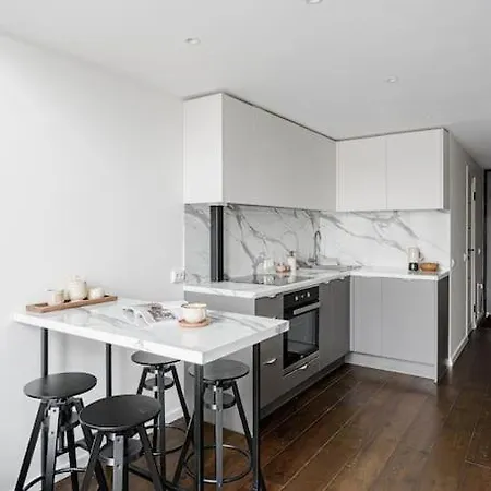 Modern Loft Walk To Center Fast Wi-fi * 维尔纽斯