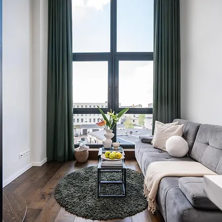 Modern Loft Walk To Center Fast Wi-fi