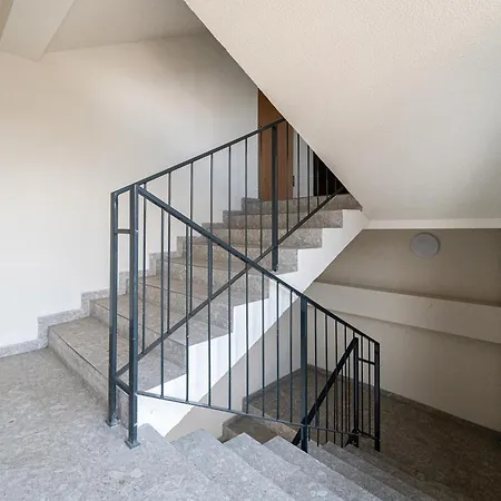 Modern & Light Loft Close To Center Apartment