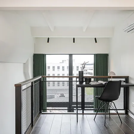 Modern & Light Loft Close To Center Apartment