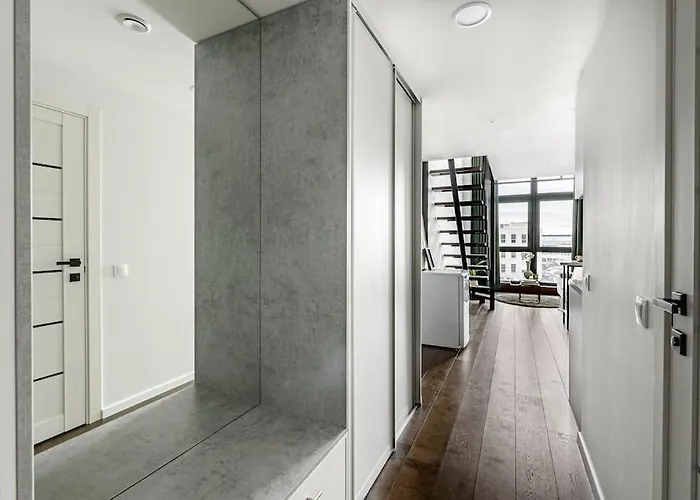 Modern Loft Walk To Center Fast Wi-fi アパート