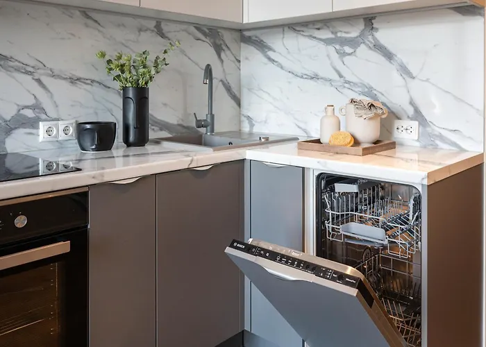 Modern Loft Walk To Center Fast Wi-fi