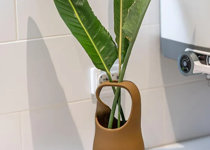 Modern Loft Walk To Center Fast Wi-fi Appartamento