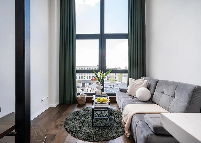 Modern Loft Walk To Center Fast Wi-fi