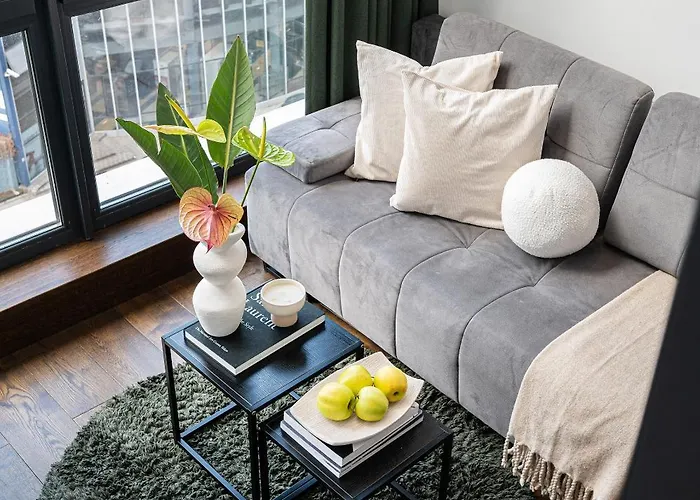 Modern Loft Walk To Center Fast Wi-fi *