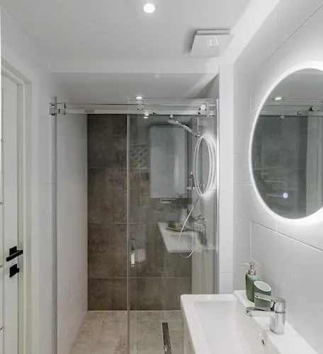 Apartment Modern Loft Walk To Center Fast Wi-fi