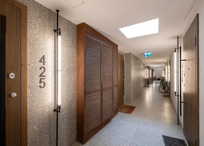 Modern Loft Walk To Center Fast Wi-fi