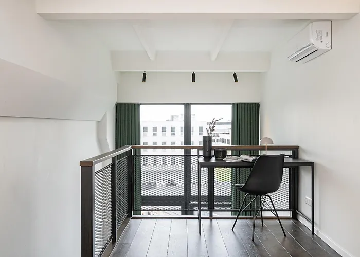 Modern Loft Walk To Center Fast Wi-fi Apartment